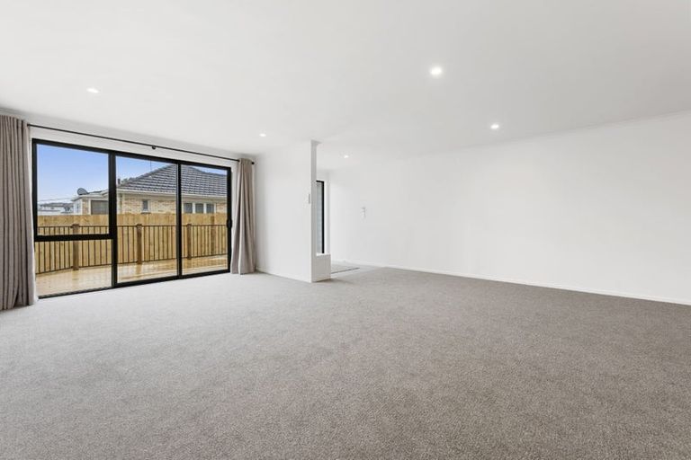 Photo of property in 30c Russell Road, Manurewa, Auckland, 2102