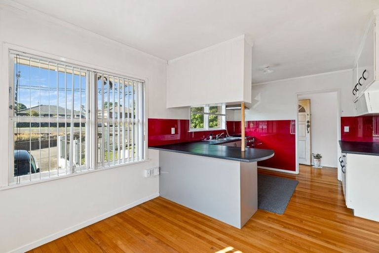 Photo of property in 60 Orams Road, Hillpark, Auckland, 2102