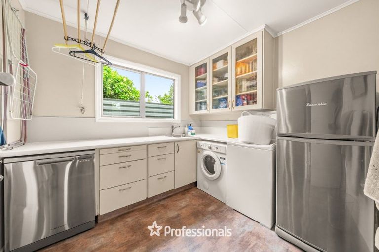 Photo of property in 73 Tirohanga Road, Tirohanga, Lower Hutt, 5010