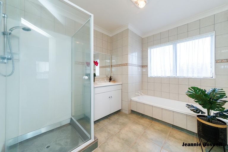 Photo of property in 19 Clearview Drive, Milson, Palmerston North, 4414