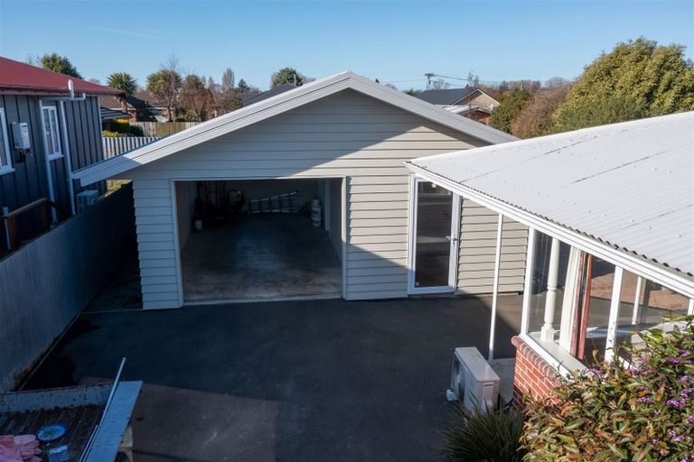 Photo of property in 124 Gayhurst Road, Dallington, Christchurch, 8061