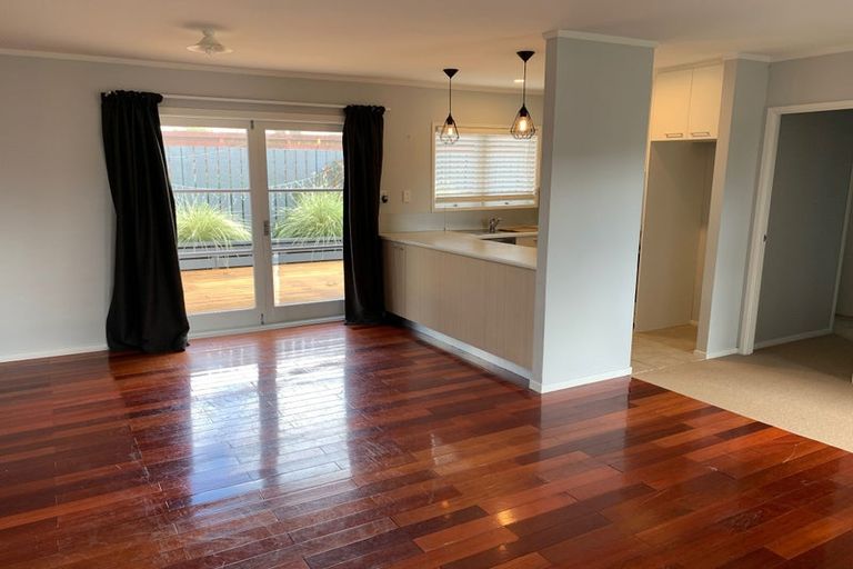 Photo of property in 2/112 Ennis Avenue, Pakuranga Heights, Auckland, 2010