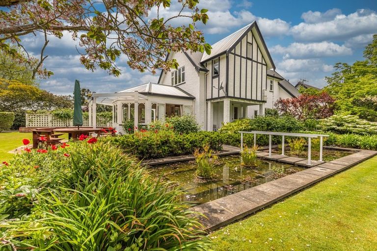 Photo of property in 32 Brassey Road, Saint Johns Hill, Whanganui, 4500