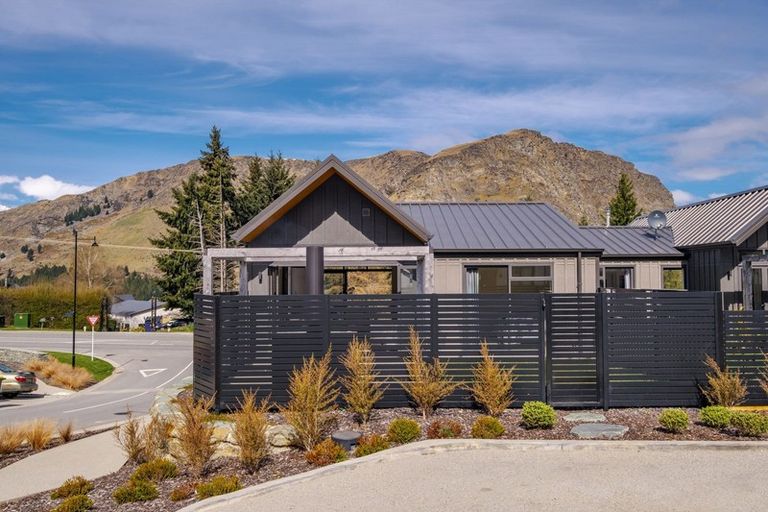 Photo of property in 2 Stamper Lane, Arthurs Point, Queenstown, 9371