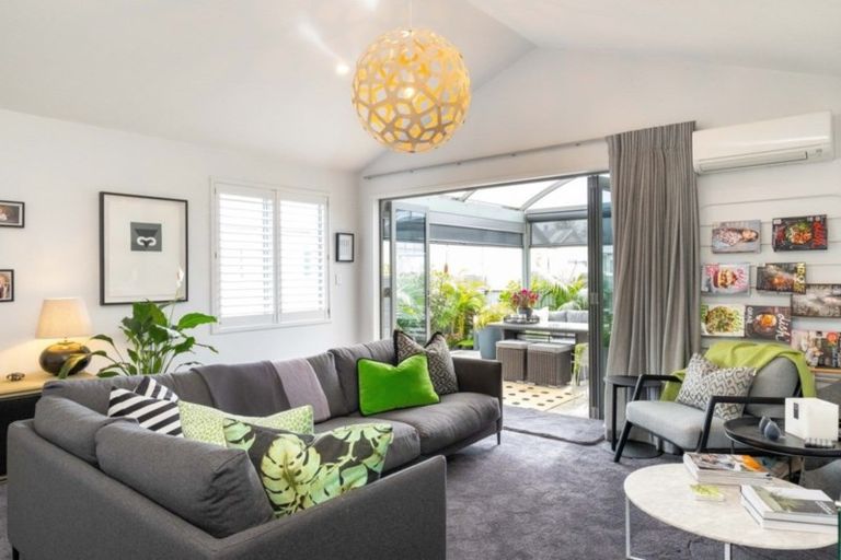 Photo of property in 11 Macaulay Street, Ahuriri, Napier, 4110