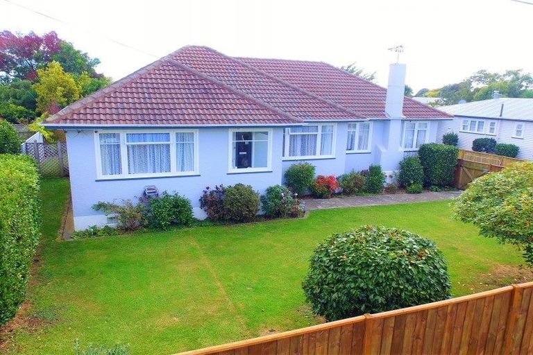 Photo of property in 25 George Street, Levin, 5510