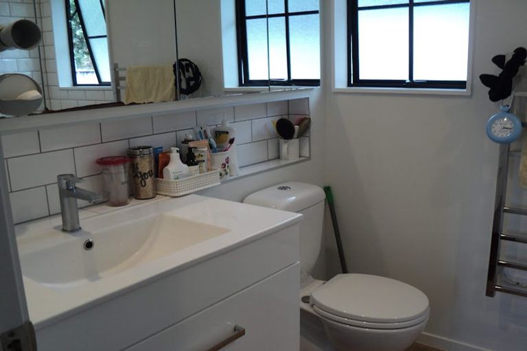 Photo of property in 8a Diosma Place, Botany Downs, Auckland, 2010