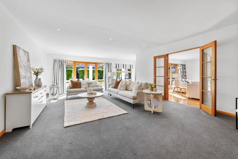 Photo of property in 33 Bryndwr Road, Fendalton, Christchurch, 8052