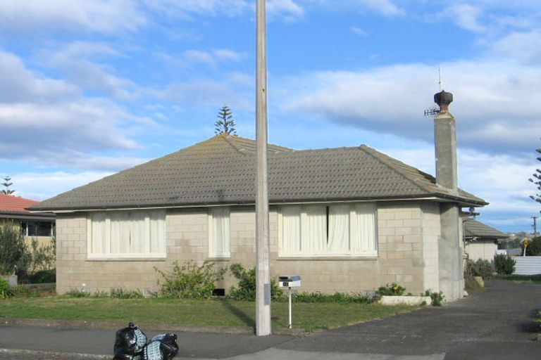 Photo of property in 10 The Esplanade, Westshore, Napier, 4110