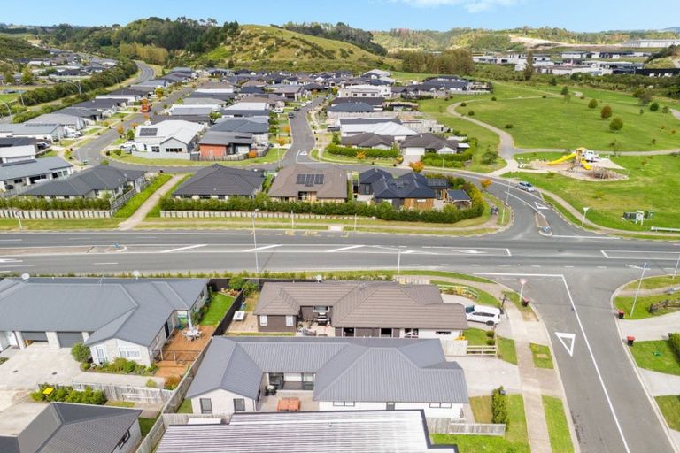 Photo of property in 4 Foley Grove, Pyes Pa, Tauranga, 3110
