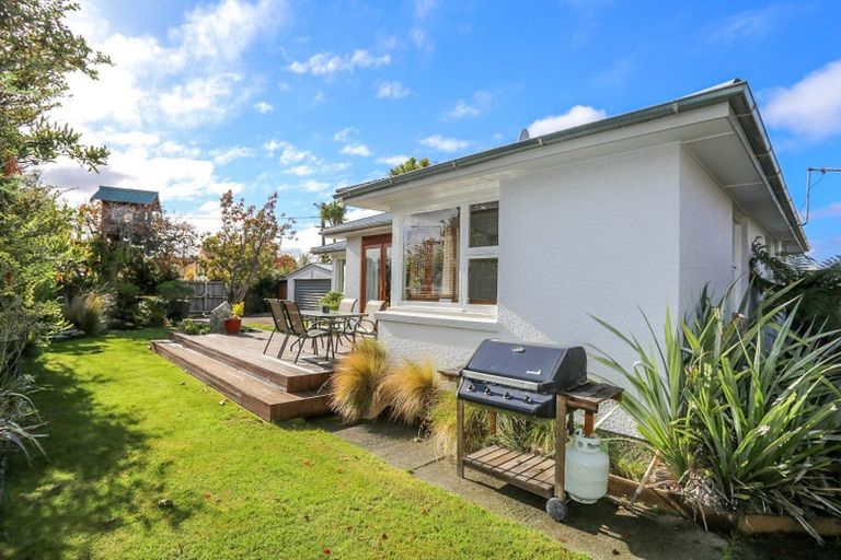 Photo of property in 2/3 Lynfield Avenue, Ilam, Christchurch, 8041