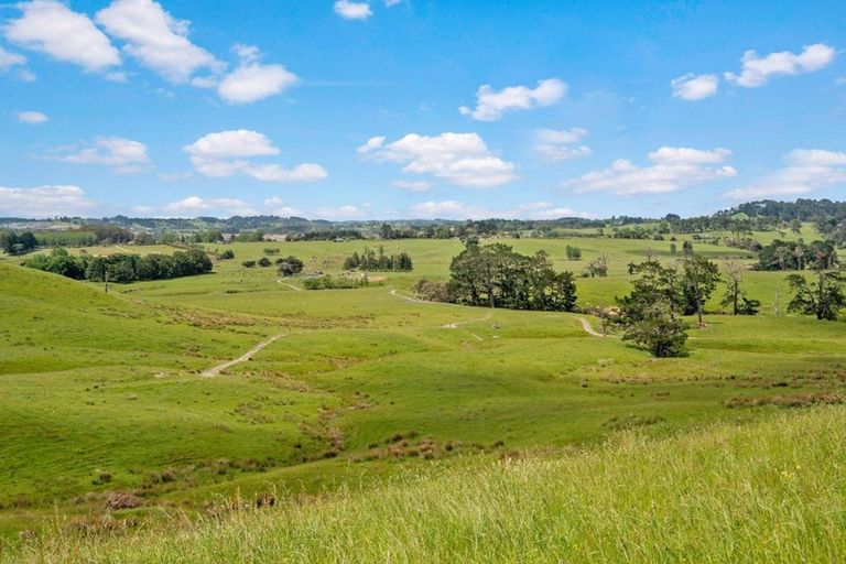 Photo of property in 522 Wainui Road, Wainui, Silverdale, 0992