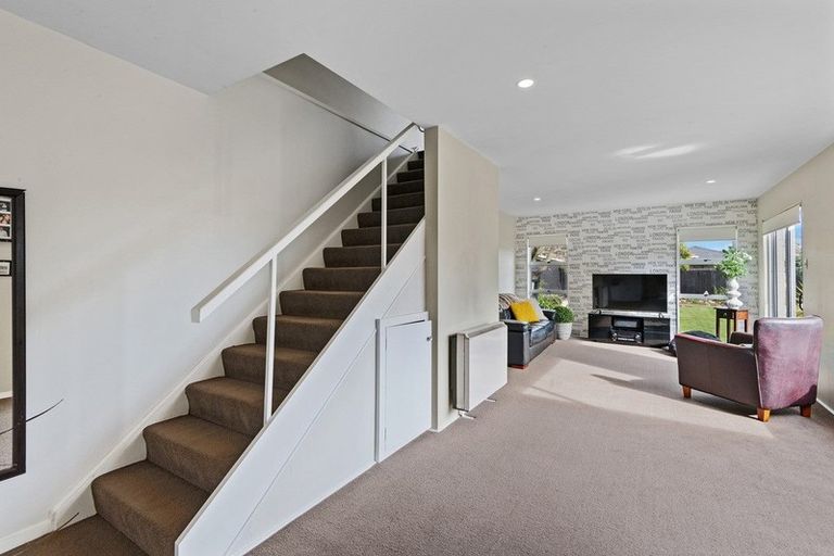 Photo of property in 10 Clipper Place, Redwood, Christchurch, 8051
