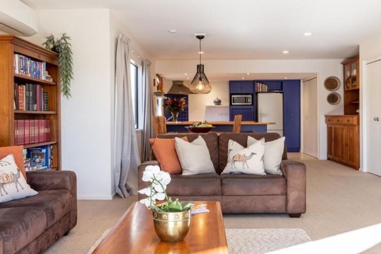 Photo of property in 6 Busby Place, Havelock North, 4130