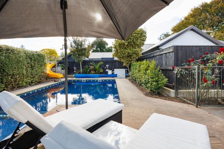 Photo of property in 43 Te Awe Awe Street, Hokowhitu, Palmerston North, 4410