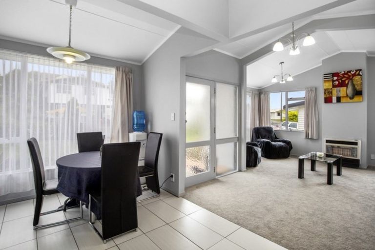 Photo of property in 19 Greenwich Grove, Stokes Valley, Lower Hutt, 5019