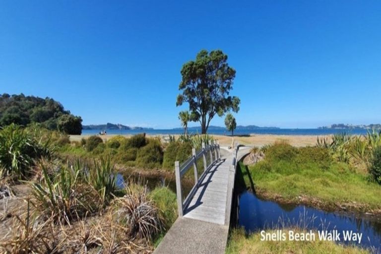 Photo of property in 12 Koru Place, Snells Beach, 0920