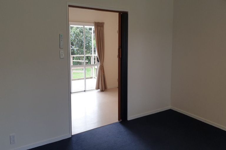 Photo of property in 5 Zita Maria Drive, Massey, Auckland, 0614