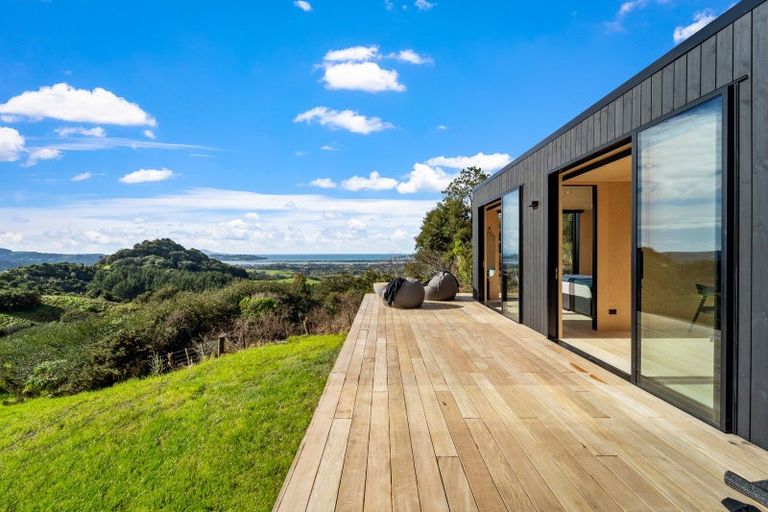 Photo of property in 68b Ward Road, Matakana, 0985