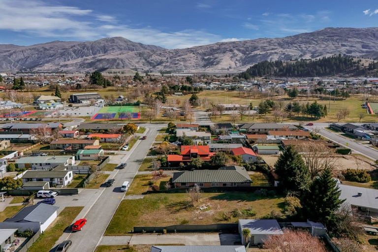 Photo of property in 12 Clare Place, Cromwell, 9310