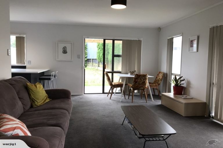 Photo of property in 4b Fernleigh Avenue, Waiuku, 2123