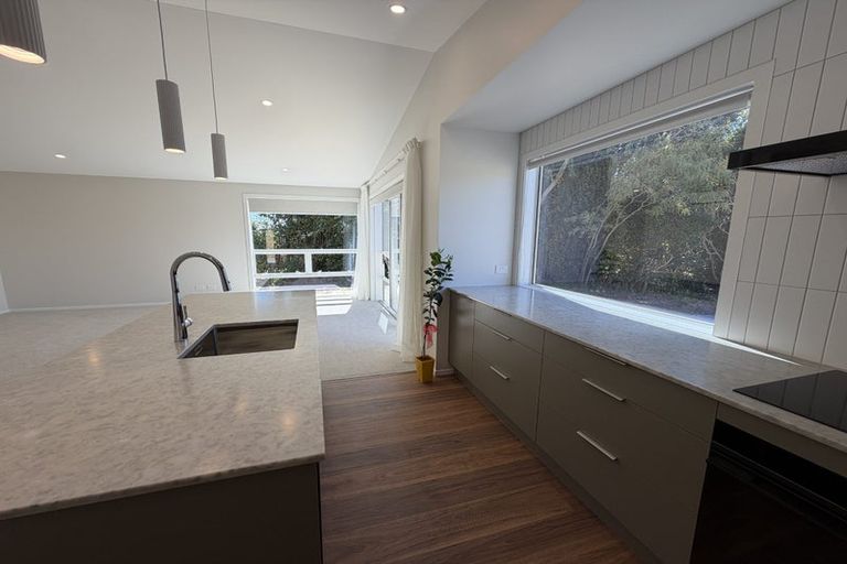 Photo of property in 52 Wairau Road, Oakura, 4314