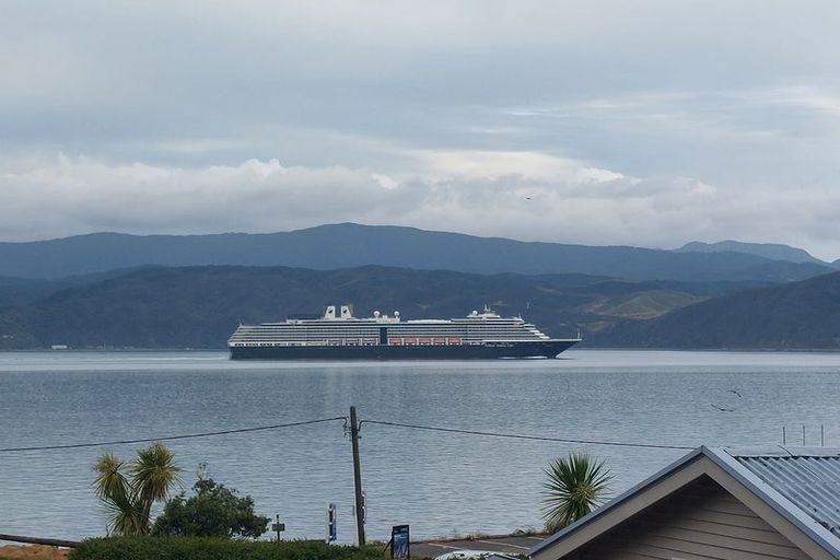 Photo of property in 98 Awa Road, Seatoun, Wellington, 6022