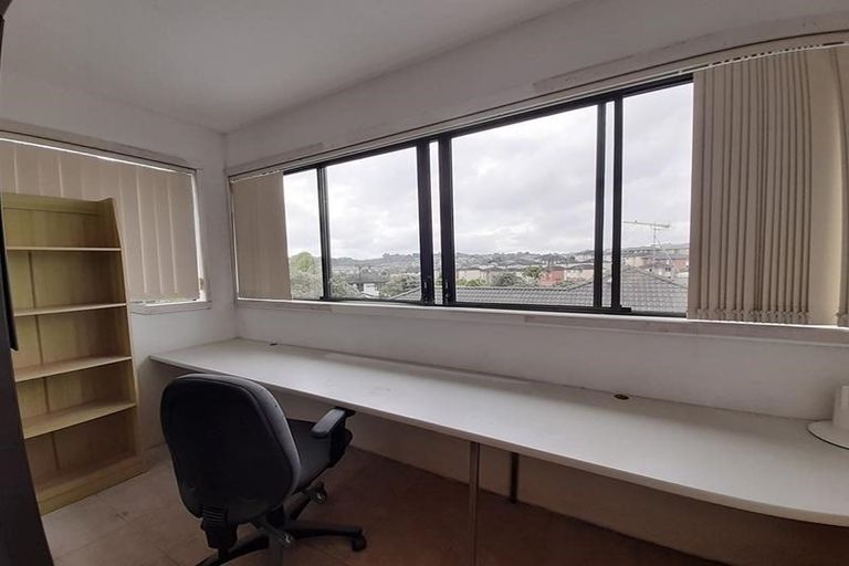 Photo of property in 17 Crimson Park, Oteha, Auckland, 0632
