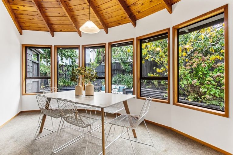 Photo of property in 1/406 East Coast Road, Sunnynook, Auckland, 0630