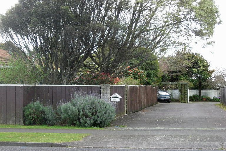 Photo of property in 6b Karina Road, Merrilands, New Plymouth, 4312