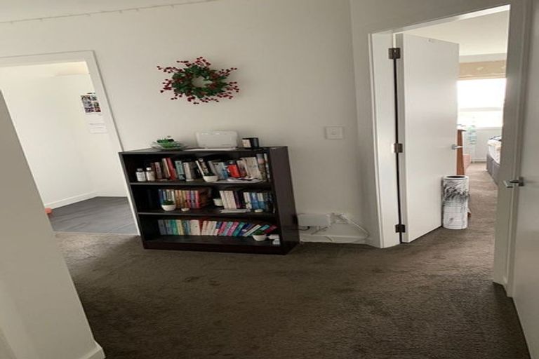 Photo of property in 25 Sugarloaf Road, Brooklyn, Wellington, 6021