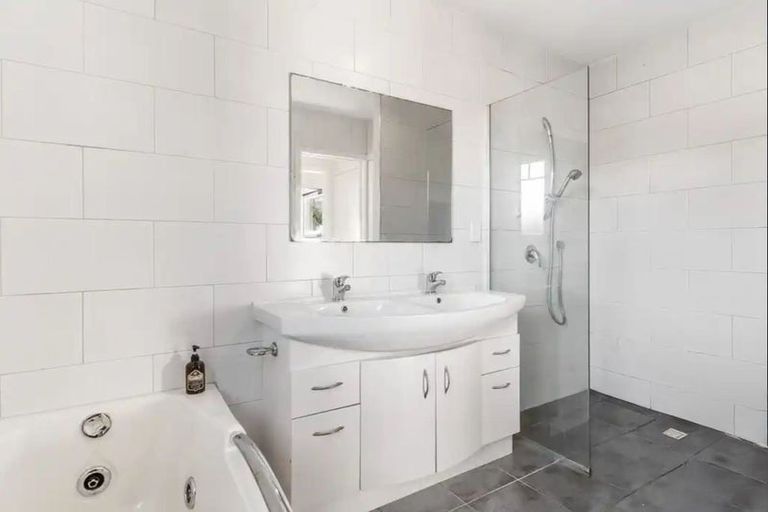 Photo of property in 35 Takanini School Road, Takanini, 2112