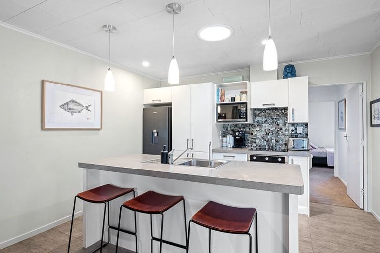 Photo of property in 102 Waikawa Road, Picton, 7220