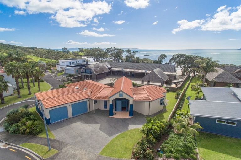 Photo of property in 28 Bayside Drive, Coopers Beach, 0420