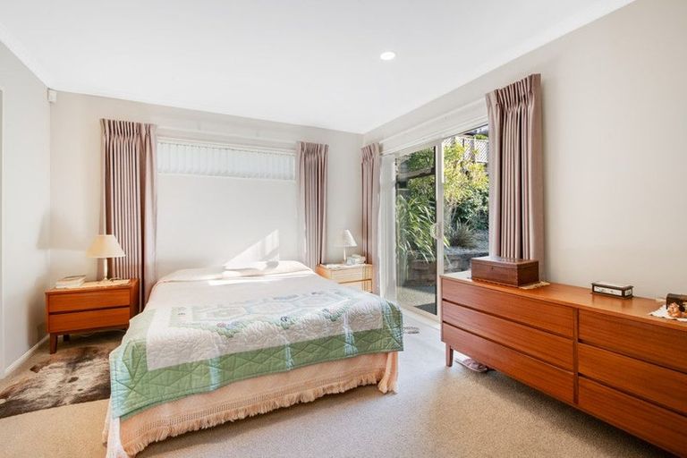Photo of property in 48 Chesterfield Way, Orewa, 0931