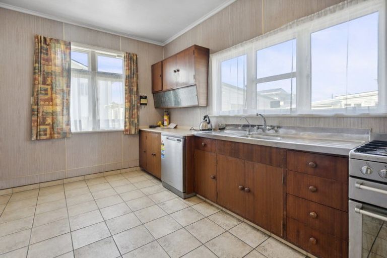 Photo of property in 65 Freyberg Street, Lyall Bay, Wellington, 6022