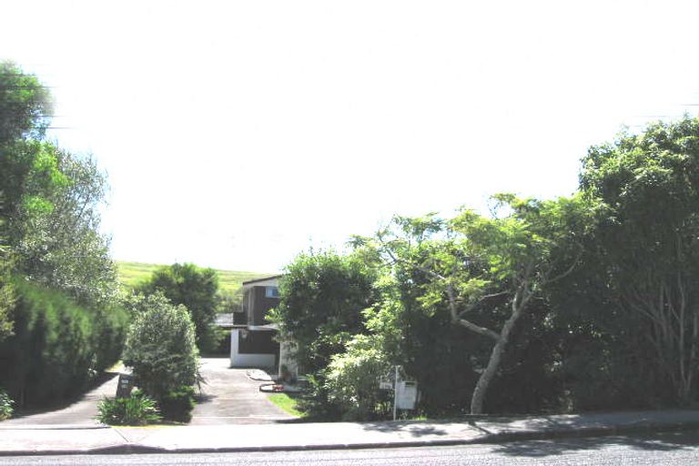 Photo of property in 1/17 Glenvar Road, Torbay, Auckland, 0630