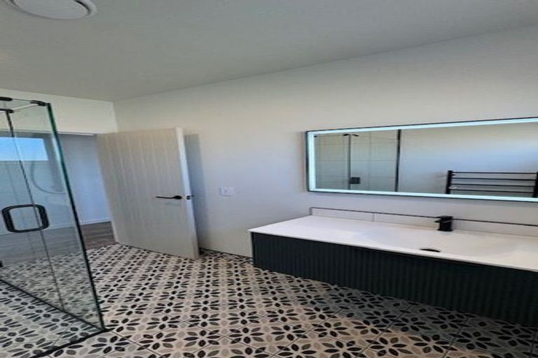 Photo of property in 32 West Place, Greenmeadows, Napier, 4112