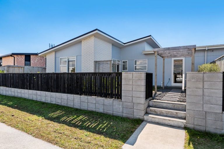 Photo of property in 18 Toi Place, Papamoa, 3118