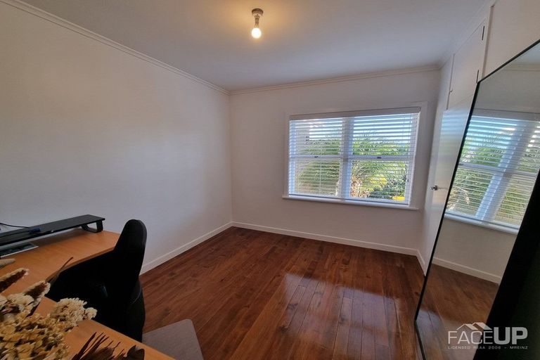 Photo of property in 75 Don Buck Road, Massey, Auckland, 0614