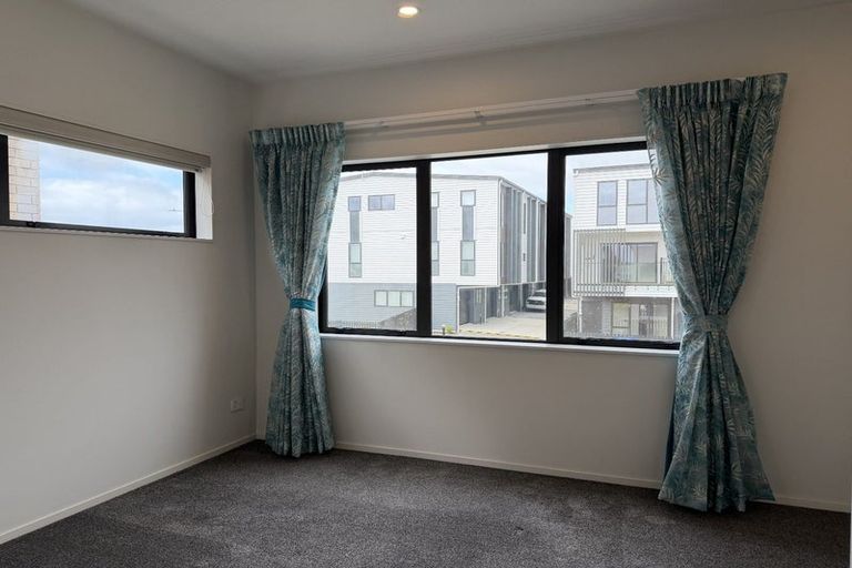 Photo of property in 5 Pilot Drive, Hobsonville, Auckland, 0616