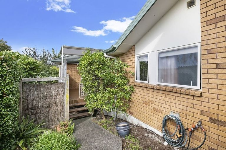 Photo of property in 6 Rivervale Grove, Stanmore Bay, Whangaparaoa, 0932