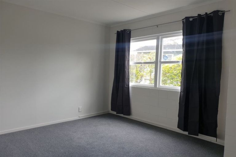 Photo of property in 73 Ravenwood Drive, Forrest Hill, Auckland, 0620