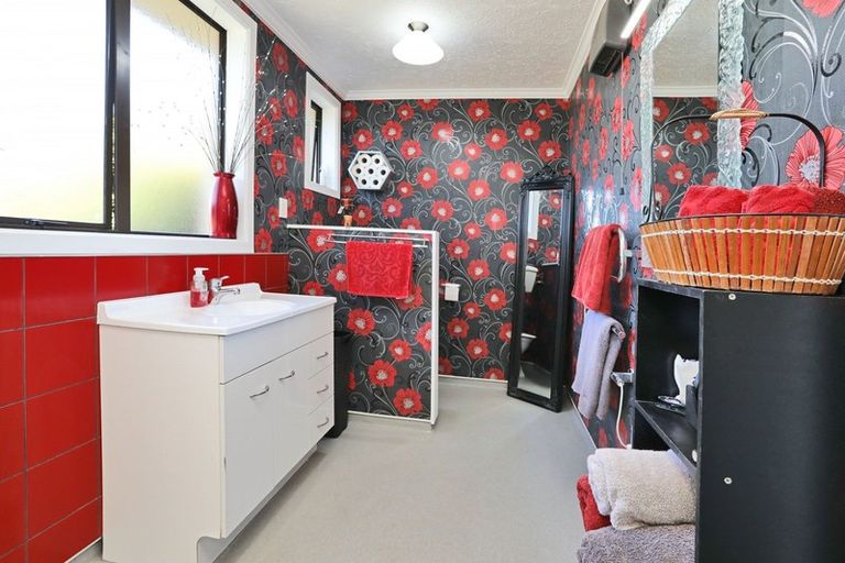 Photo of property in 68 Kakapo Street, Waikiwi, Invercargill, 9810