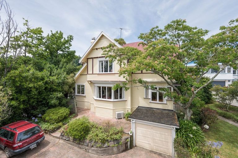 Photo of property in 1 Waimea Road, Nelson South, Nelson, 7010