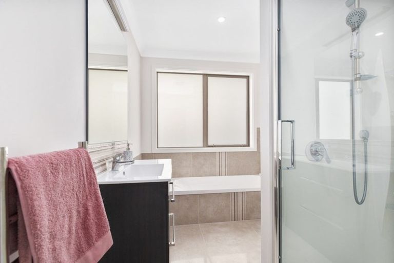 Photo of property in 12 Pacific View, Whitby, Porirua, 5024