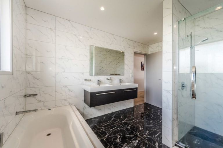 Photo of property in 35 Heathfield Avenue, Huntington, Hamilton, 3210