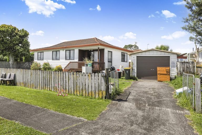 Photo of property in 1/14 Etherton Drive, Weymouth, Auckland, 2103