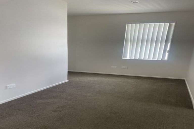 Photo of property in 10 Pipipi Crescent, Takanini, 2112