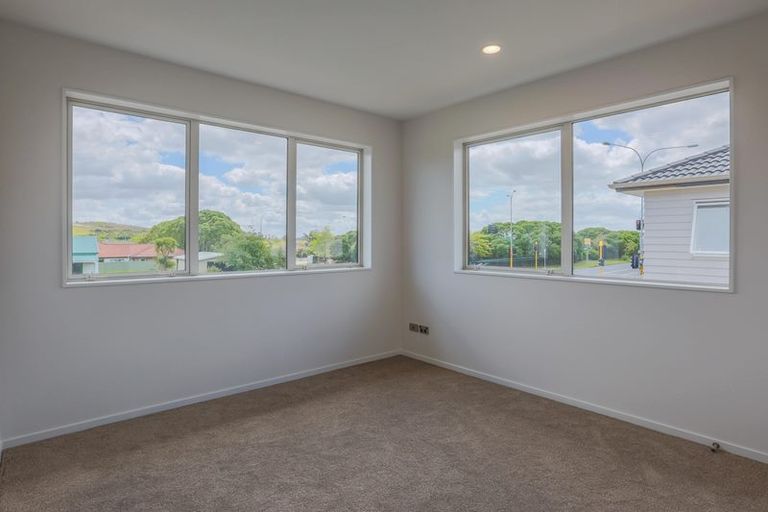 Photo of property in 24 Pikao Place, East Tamaki, Auckland, 2016